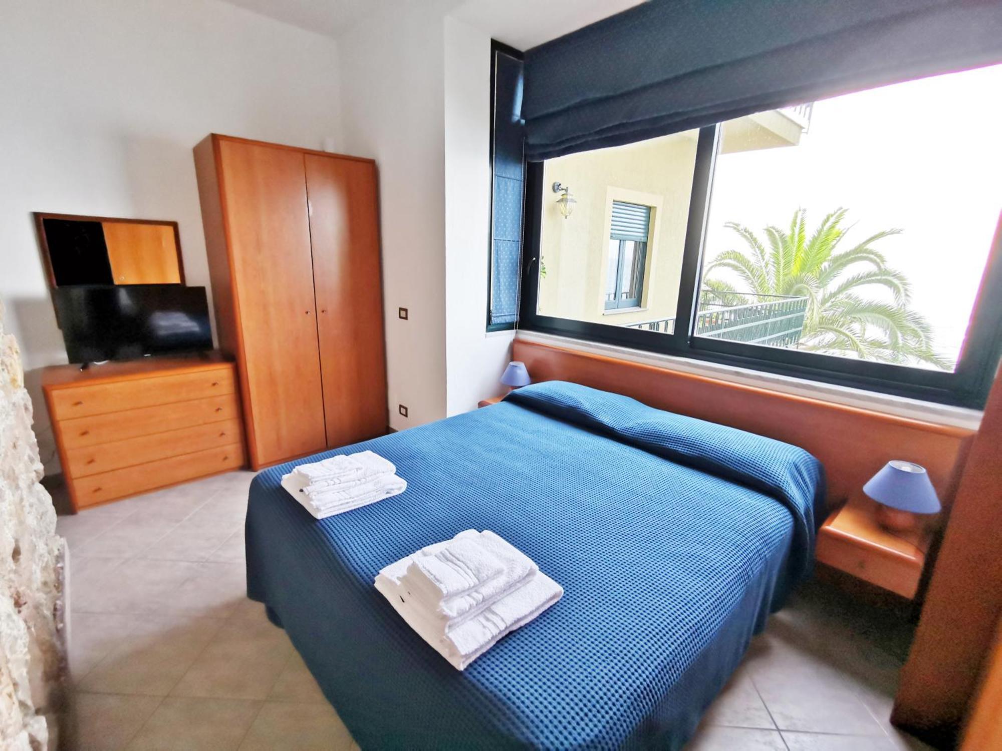 Villa Anita Apartments Capo dʼOrlando Quarto foto